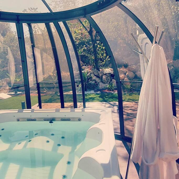 La Bonne Etoile Marseille ! Hebergement Romantique ! Jacuzzi Et Piscine מראה חיצוני תמונה